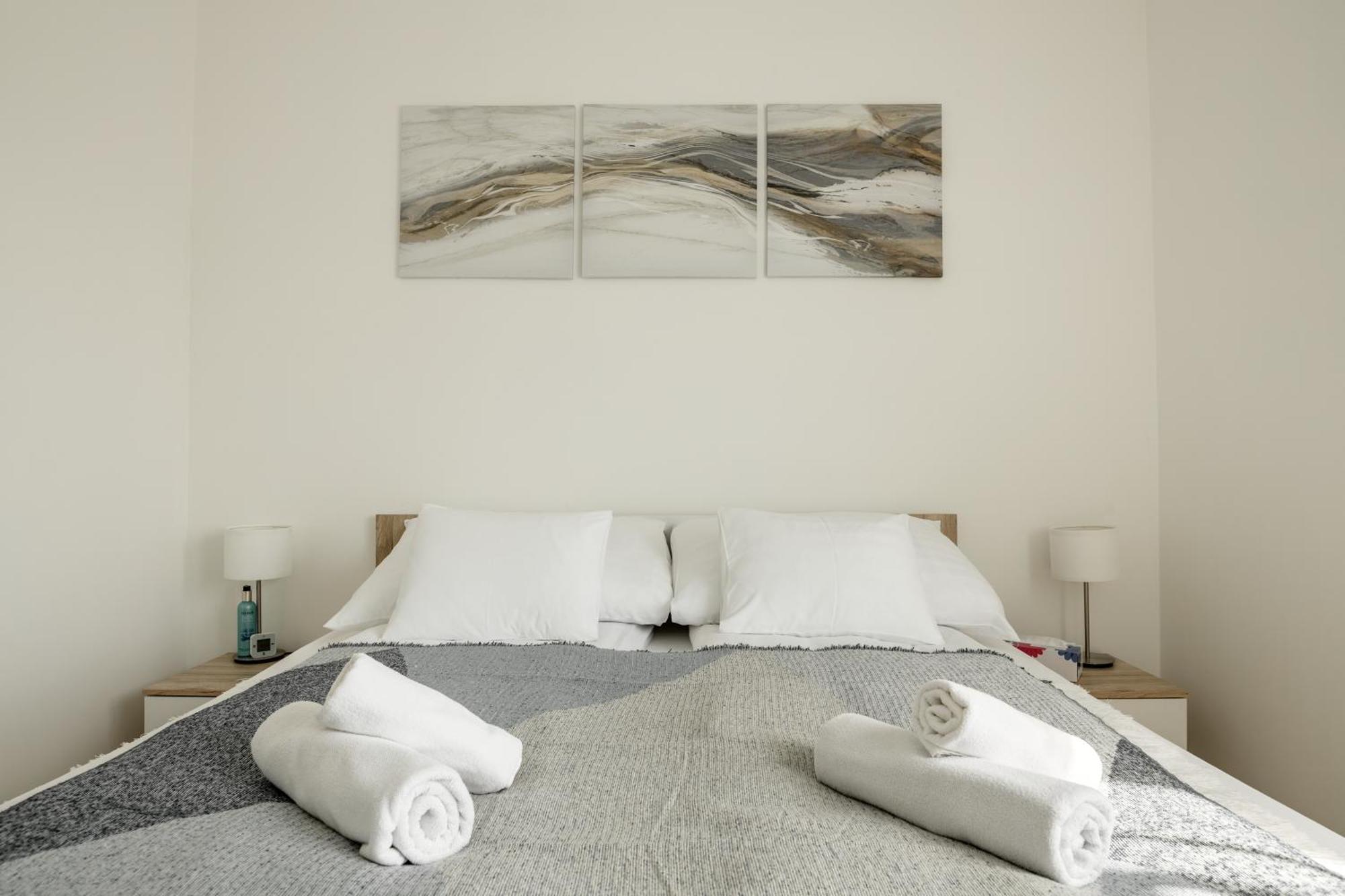 Malompark Apartman With Free Parking Debrecen Bagian luar foto